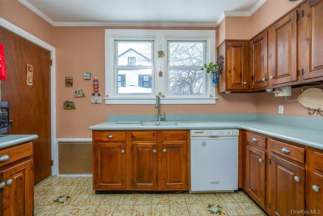 34 Mountainview Avenue, Pearl River, NY 10965