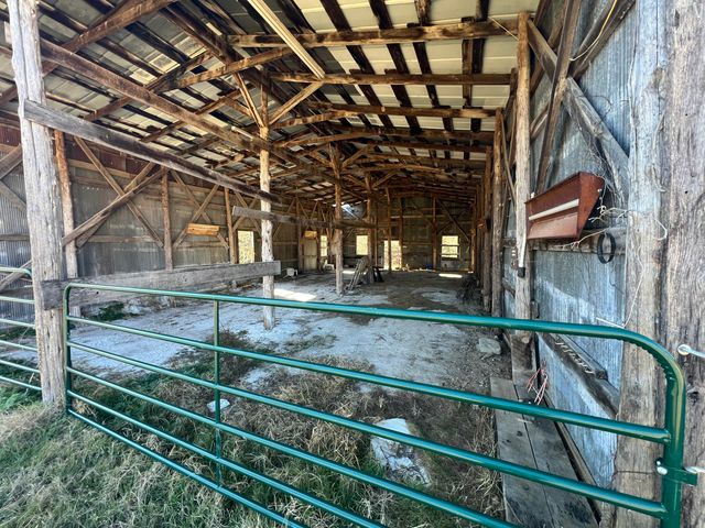 123 Fossil Cove Road, Cape Fair, MO 65624