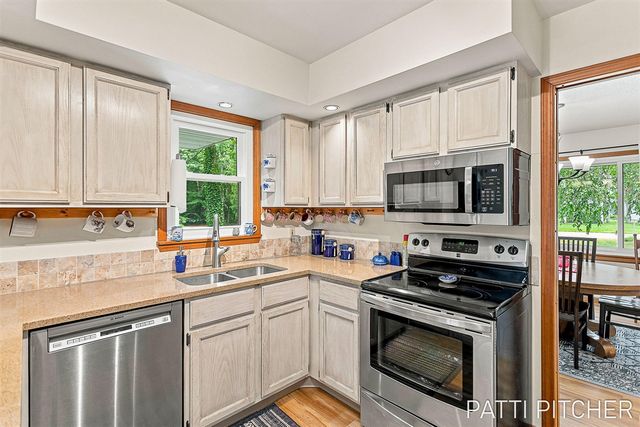 13369 Forest Park Drive, Grand Haven, MI 49417