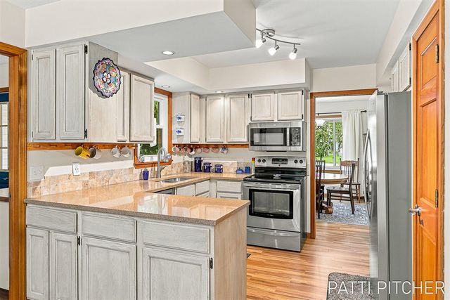 13369 Forest Park Drive, Grand Haven, MI 49417