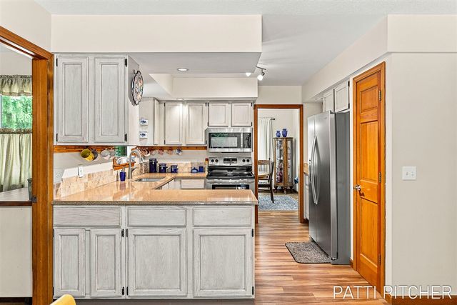 13369 Forest Park Drive, Grand Haven, MI 49417