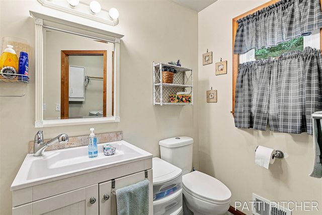 13369 Forest Park Drive, Grand Haven, MI 49417