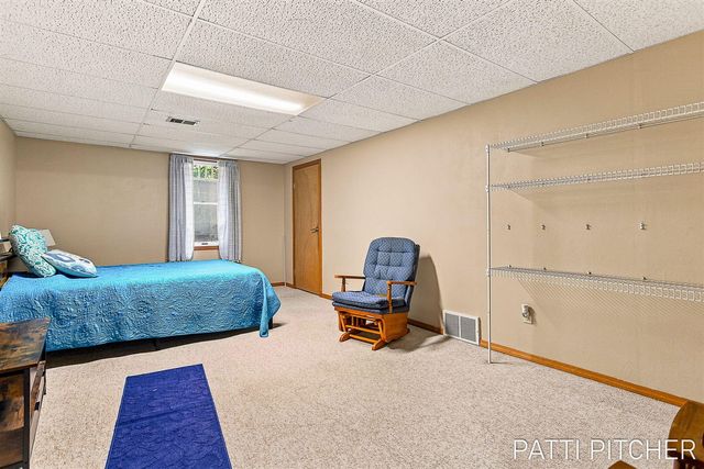 13369 Forest Park Drive, Grand Haven, MI 49417