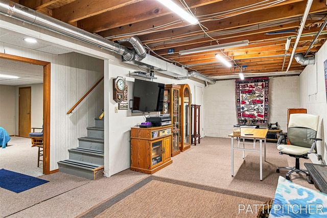 13369 Forest Park Drive, Grand Haven, MI 49417