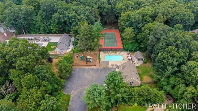13369 Forest Park Drive, Grand Haven, MI 49417