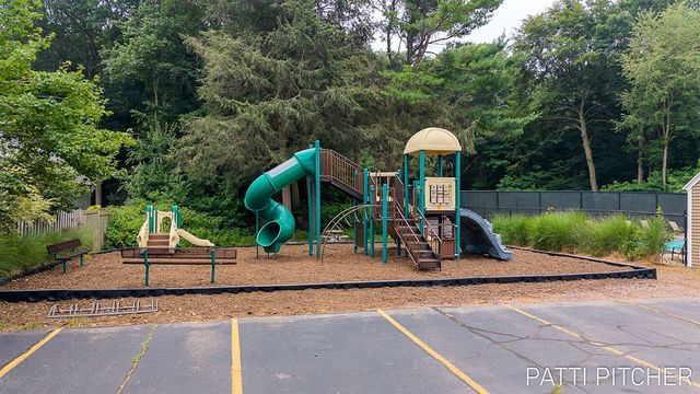 13369 Forest Park Drive, Grand Haven, MI 49417