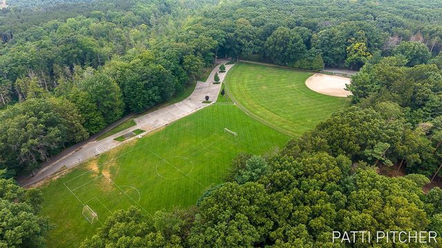 13369 Forest Park Drive, Grand Haven, MI 49417