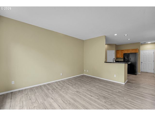 1070 Se NAZOMI Ave, Hillsboro, OR 97123