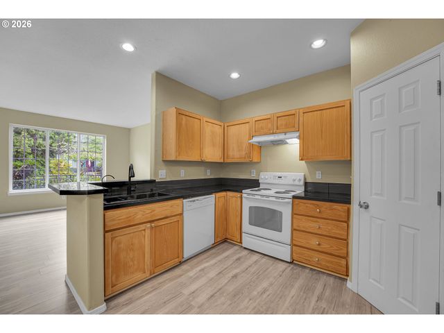 1070 Se NAZOMI Ave, Hillsboro, OR 97123