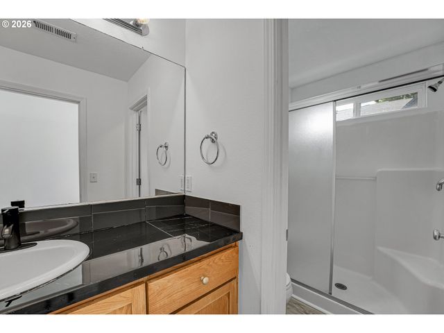 1070 Se NAZOMI Ave, Hillsboro, OR 97123