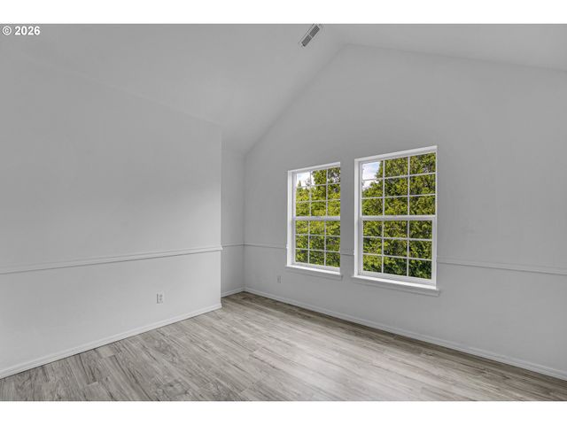 1070 Se NAZOMI Ave, Hillsboro, OR 97123
