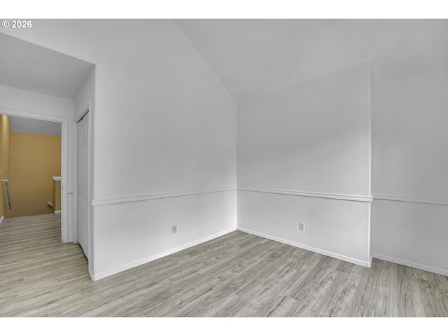 1070 Se NAZOMI Ave, Hillsboro, OR 97123