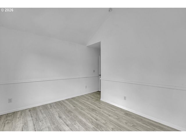 1070 Se NAZOMI Ave, Hillsboro, OR 97123