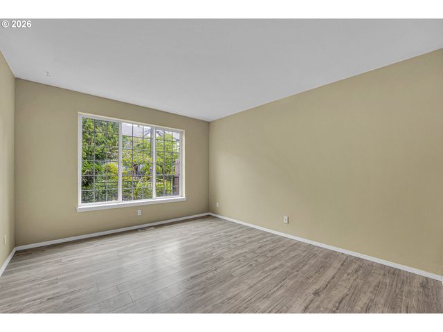 1070 Se NAZOMI Ave, Hillsboro, OR 97123