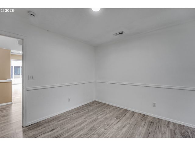 1070 Se NAZOMI Ave, Hillsboro, OR 97123