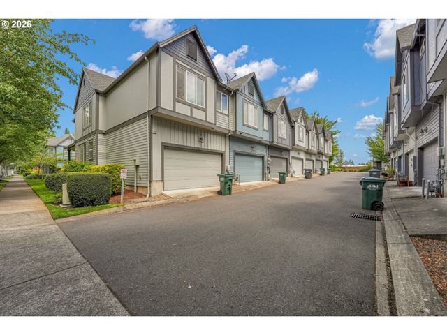 1070 Se NAZOMI Ave, Hillsboro, OR 97123