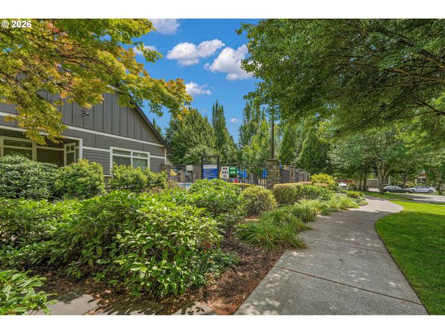 1070 Se NAZOMI Ave, Hillsboro, OR 97123