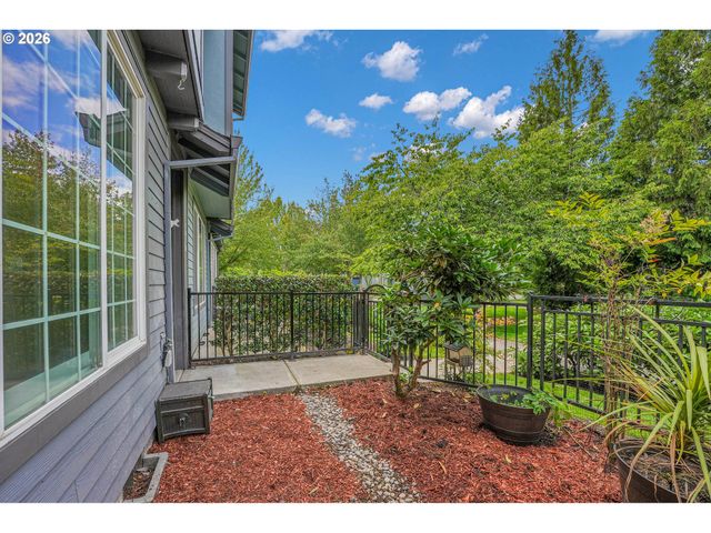 1070 Se NAZOMI Ave, Hillsboro, OR 97123