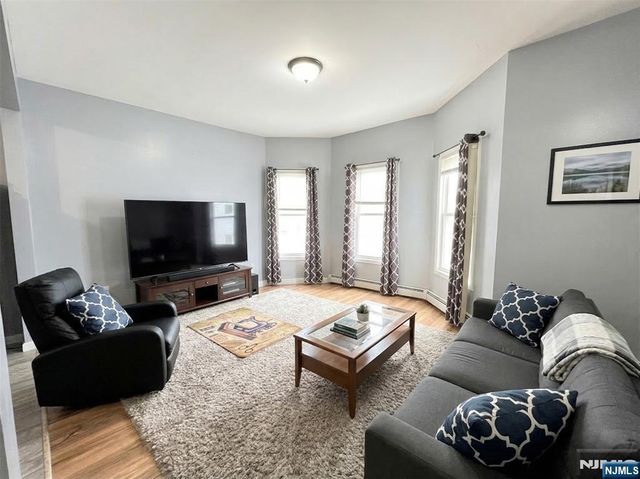 237-239 6th Avenue, Newark, NJ 07107