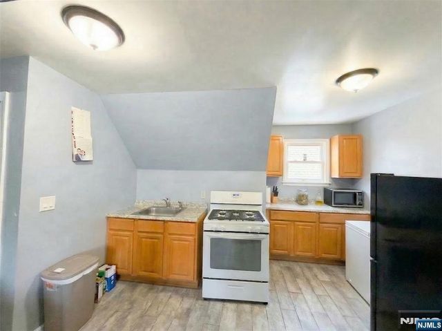 237-239 6th Avenue, Newark, NJ 07107