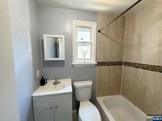 237-239 6th Avenue, Newark, NJ 07107