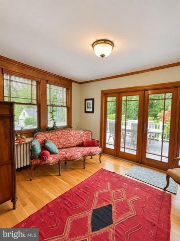 3113 2ND RD N, Arlington, VA 22201