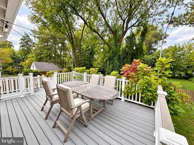 3113 2ND RD N, Arlington, VA 22201