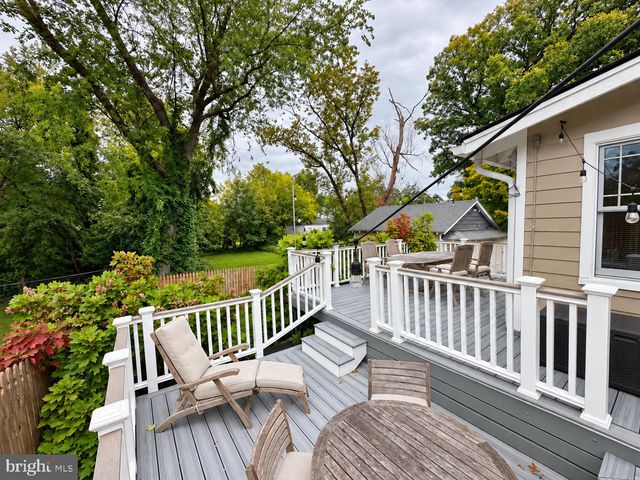 3113 2ND RD N, Arlington, VA 22201