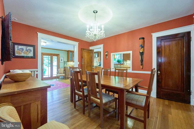 3113 2ND RD N, Arlington, VA 22201