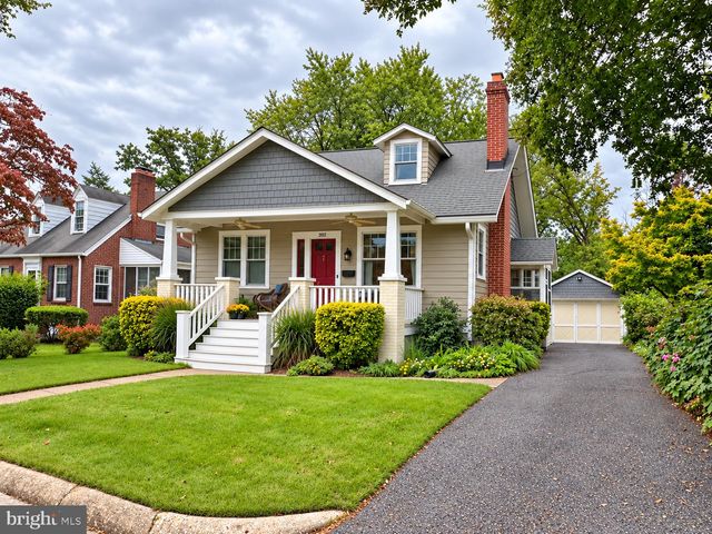3113 2ND RD N, Arlington, VA 22201