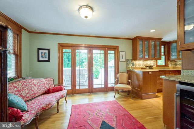 3113 2ND RD N, Arlington, VA 22201