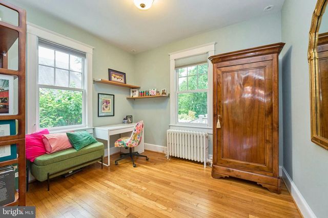 3113 2ND RD N, Arlington, VA 22201