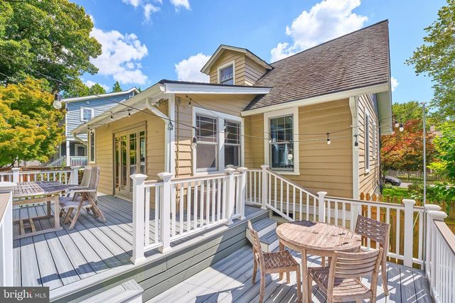 3113 2ND RD N, Arlington, VA 22201