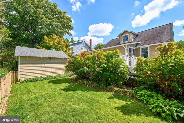 3113 2ND RD N, Arlington, VA 22201