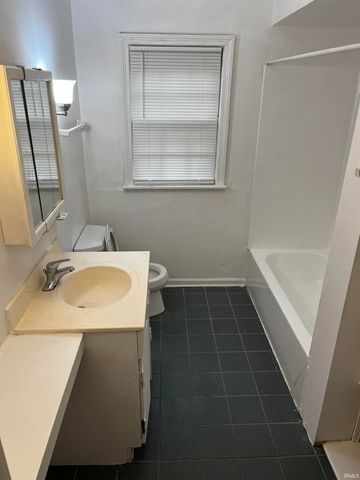 1217 1219 Corregidor Circle, Evansville, IN 47714
