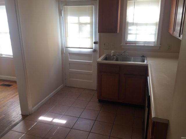 1217 1219 Corregidor Circle, Evansville, IN 47714
