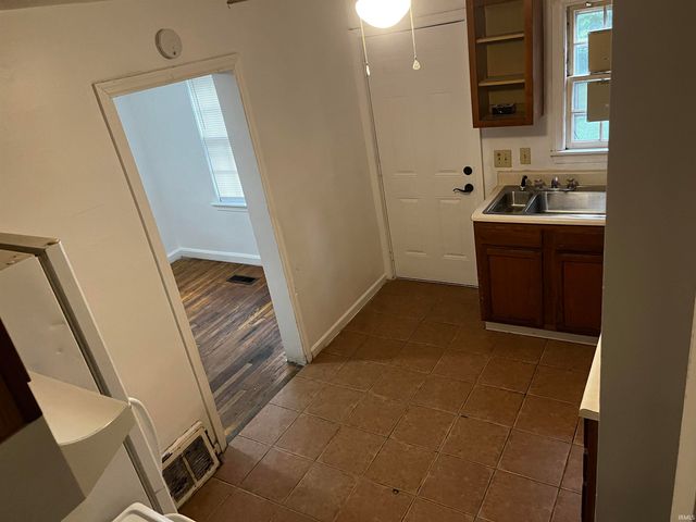 1217 1219 Corregidor Circle, Evansville, IN 47714