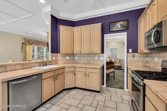 52 Summerwinds Drive, Lakewood, NJ 08701