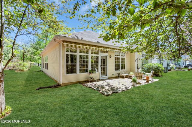 52 Summerwinds Drive, Lakewood, NJ 08701
