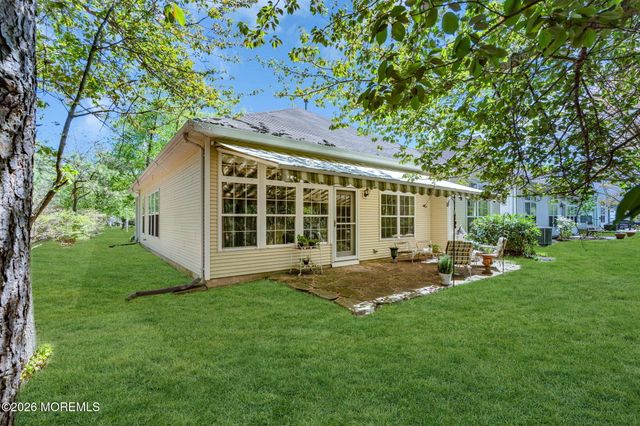 52 Summerwinds Drive, Lakewood, NJ 08701