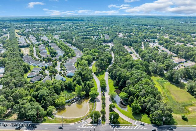 52 Summerwinds Drive, Lakewood, NJ 08701
