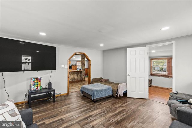 4211 CONEWAGO RD, Dover, PA 17315