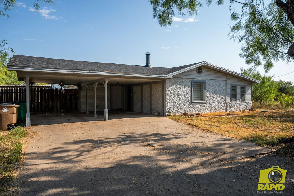 Image 2 of property listing at 110 Kennedy Drive, San Angelo, TX 76905