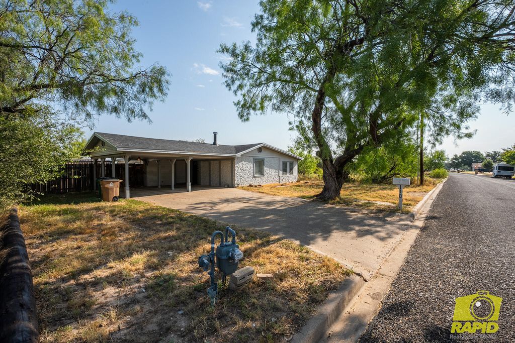Image 6 of property listing at 110 Kennedy Drive, San Angelo, TX 76905