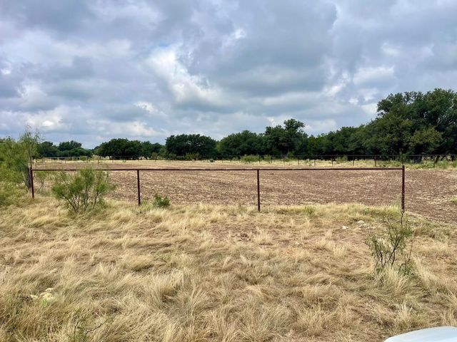 6873 Green Oaks Dr, Christoval, TX 76935