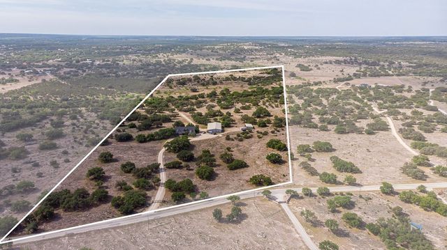 6873 Green Oaks Dr, Christoval, TX 76935