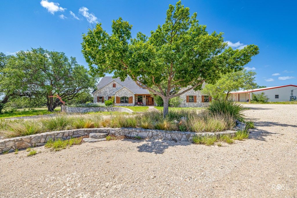 Image 3 of property listing at 6873 Green Oaks Drive, Christoval, TX 76935