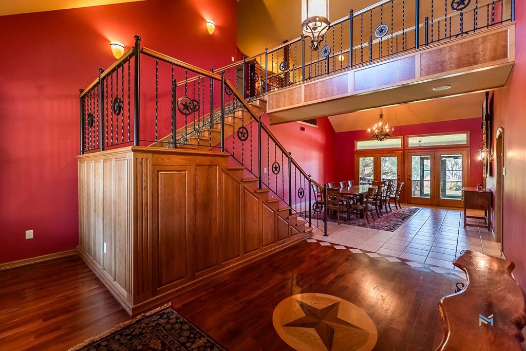 Image 5 of property listing at 6873 Green Oaks Drive, Christoval, TX 76935