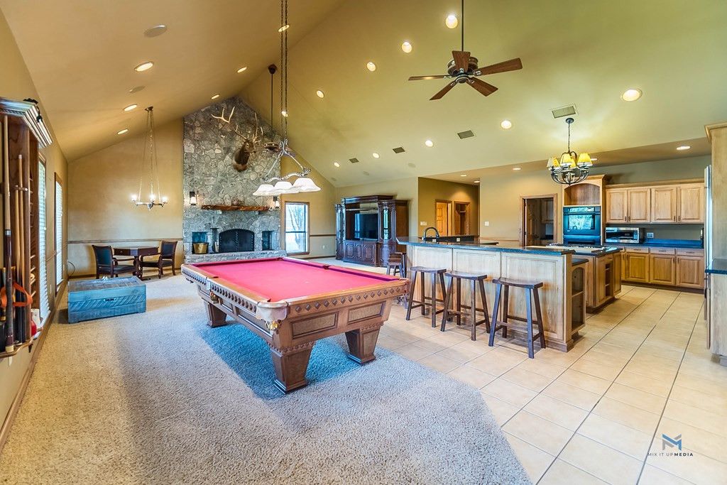 Image 7 of property listing at 6873 Green Oaks Drive, Christoval, TX 76935