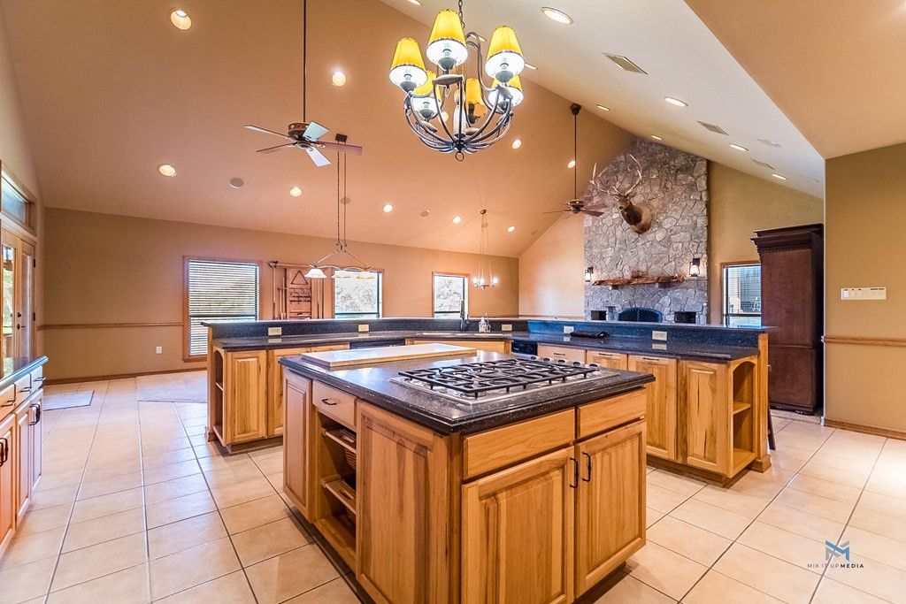 Image 9 of property listing at 6873 Green Oaks Drive, Christoval, TX 76935